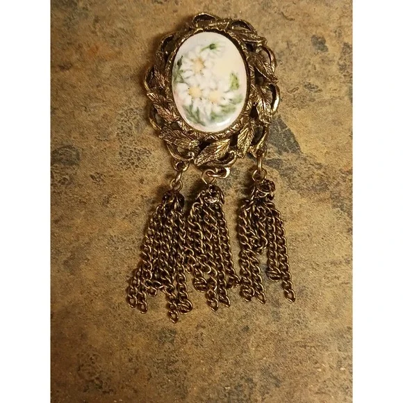 Goldtone Hand Painted Flower Tassel Goldtone Brooch Pin - Picture 2 of 5